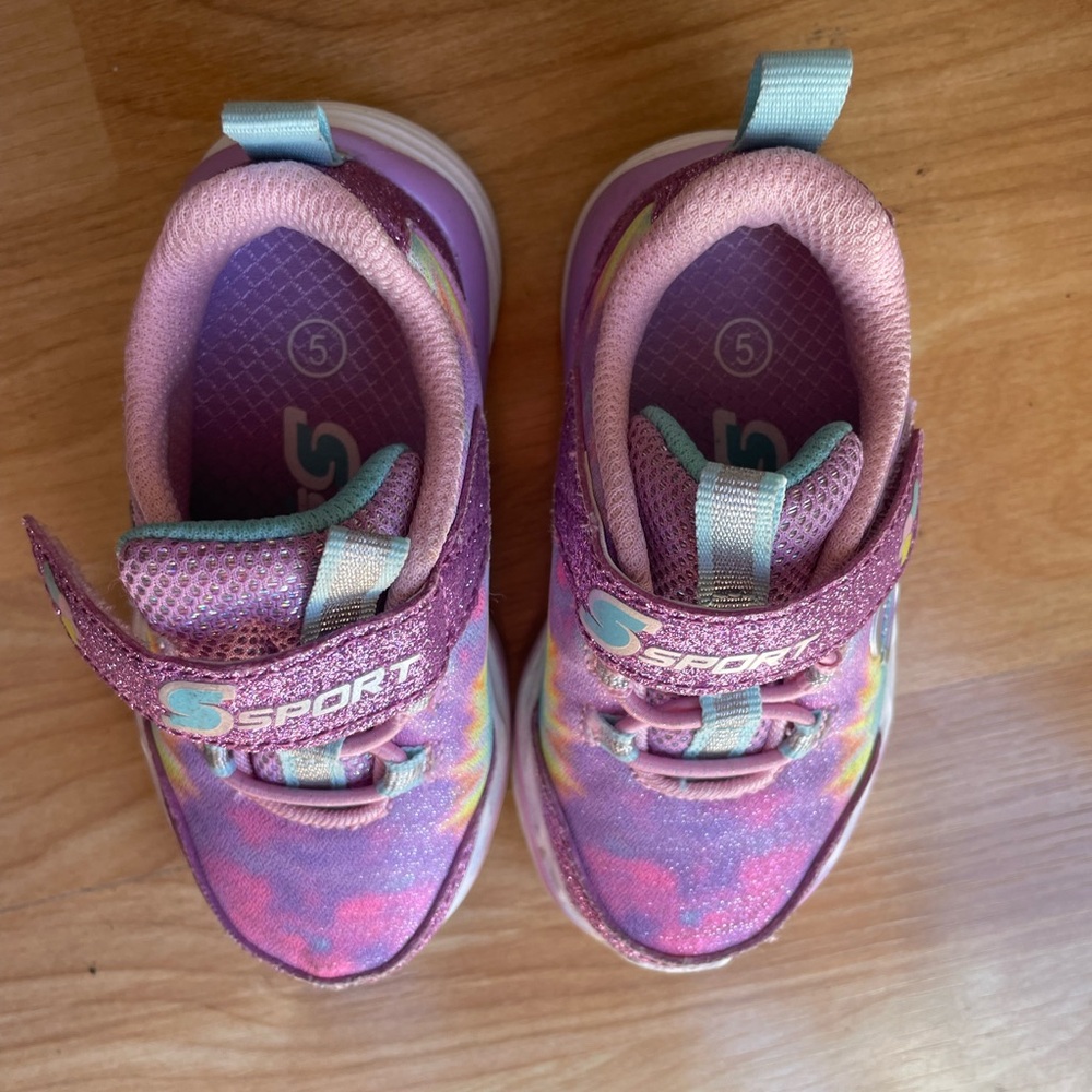 EUC sketchers size 5